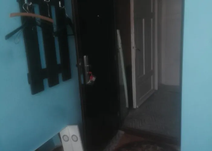 La Doi Pasi De Biserica Neagra Brašov